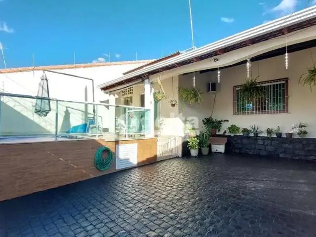Casa / Sobrado para Venda em Uberlândia/MG Osvaldo Rezende 4 Quartos