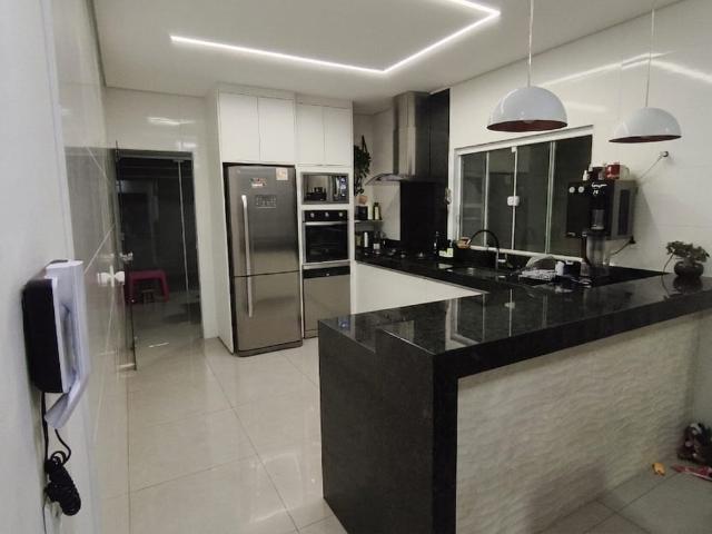Casa / Sobrado para Venda em Uberlândia/MG Loteamento Portal do Vale II 3 Quartos