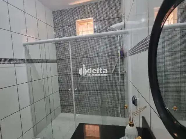 Casa / Sobrado para Venda em Uberlândia/MG Lagoinha 3 Quartos