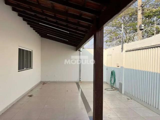 Casa / Sobrado para Venda em Uberlândia/MG Lagoinha 3 Quartos