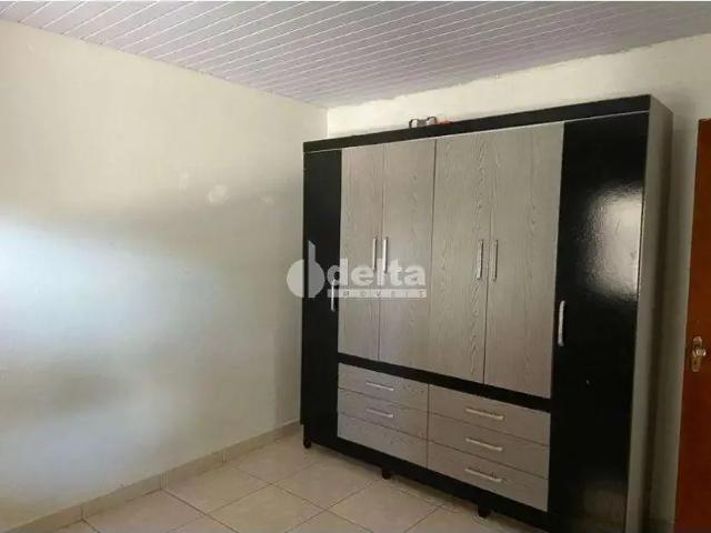Casa / Sobrado para Venda em Uberlândia/MG Lagoinha 4 Quartos