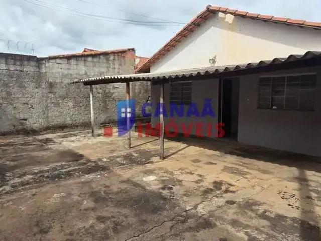 Casa / Sobrado para Venda em Uberlândia/MG Laranjeiras 2 Quartos