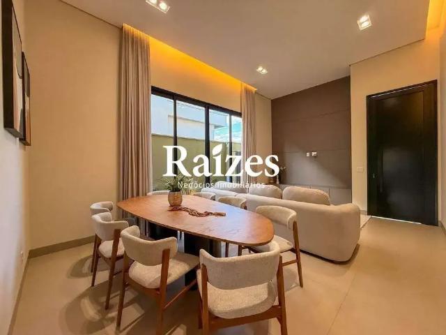 Casa / Sobrado para Venda em Uberlândia/MG Laranjeiras 4 Quartos