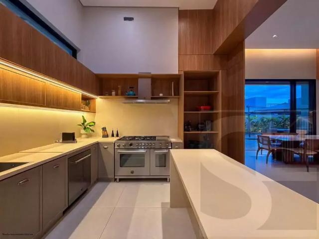 Casa / Sobrado para Venda em Uberlândia/MG Laranjeiras 4 Quartos