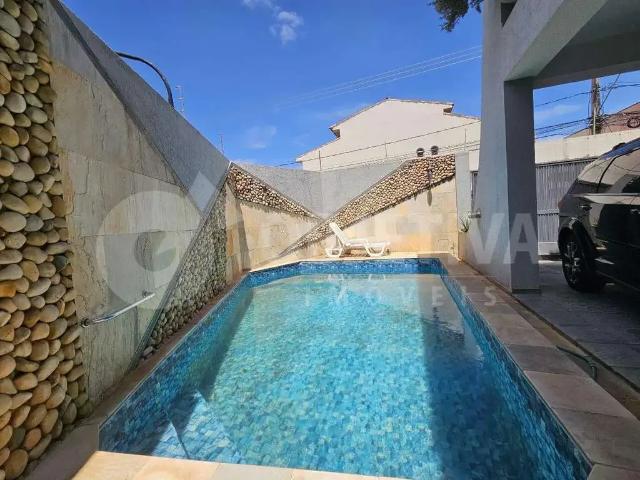 Casa / Sobrado para Venda em Uberlândia/MG Lidice 3 Quartos