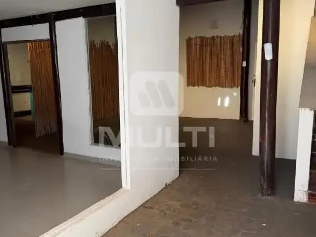 Casa / Sobrado para Venda em Uberlândia/MG Lidice 5 Quartos
