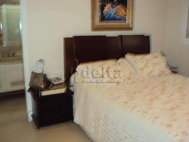 Casa / Sobrado para Venda em Uberlândia/MG Lidice 5 Quartos