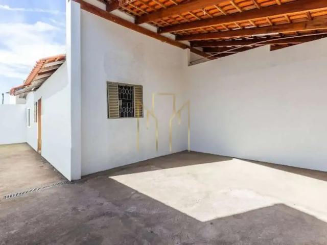 Casa / Sobrado para Venda em Uberlândia/MG Luizote de Freitas 3 Quartos