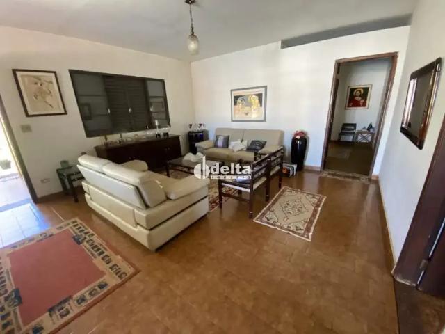 Casa / Sobrado para Venda em Uberlândia/MG Mansões Aeroporto 3 Quartos