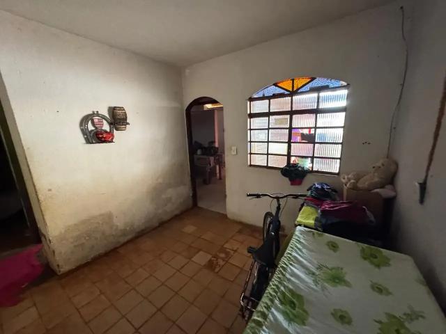 Casa / Sobrado para Venda em Uberlândia/MG Marta Helena 2 Quartos