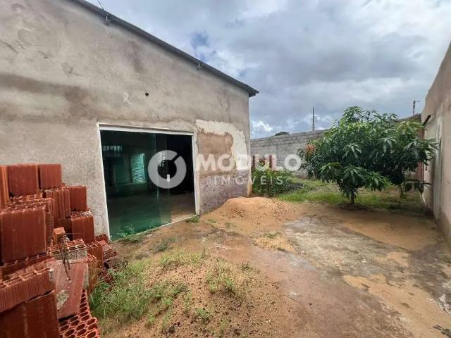 Casa / Sobrado para Venda em Uberlândia/MG Marta Helena 2 Quartos