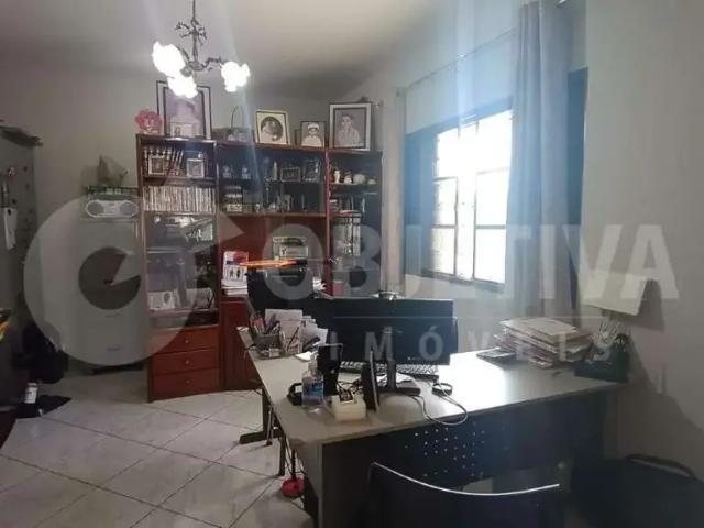 Casa / Sobrado para Venda em Uberlândia/MG Marta Helena 3 Quartos