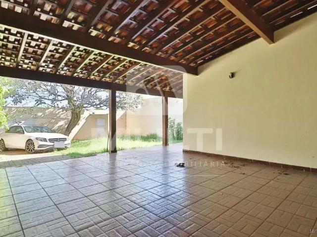 Casa / Sobrado para Venda em Uberlândia/MG Marta Helena 4 Quartos