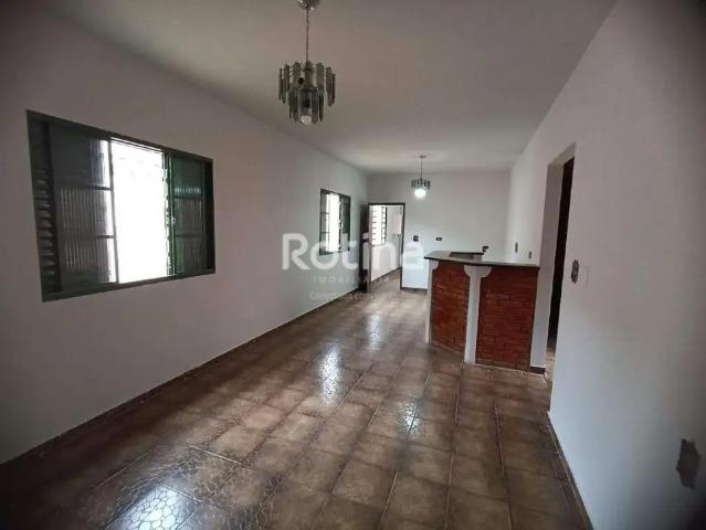 Casa / Sobrado para Venda em Uberlândia/MG Martins 4 Quartos