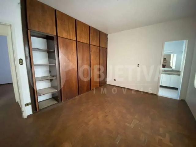 Casa / Sobrado para Venda em Uberlândia/MG Martins 4 Quartos