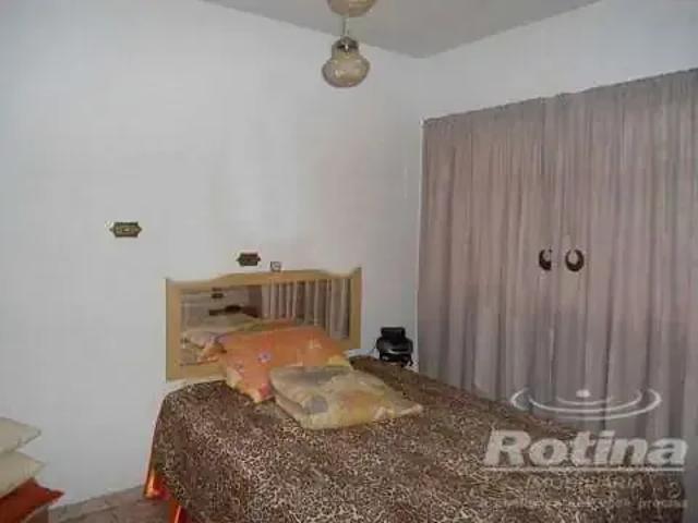 Casa / Sobrado para Venda em Uberlândia/MG Martins 5 Quartos