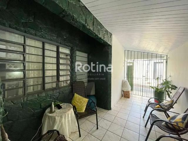 Casa / Sobrado para Venda em Uberlândia/MG Martins 2 Quartos