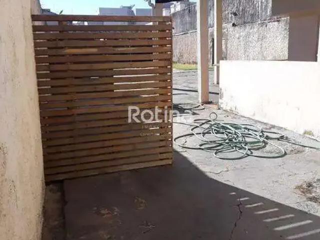 Casa / Sobrado para Venda em Uberlândia/MG Martins 3 Quartos
