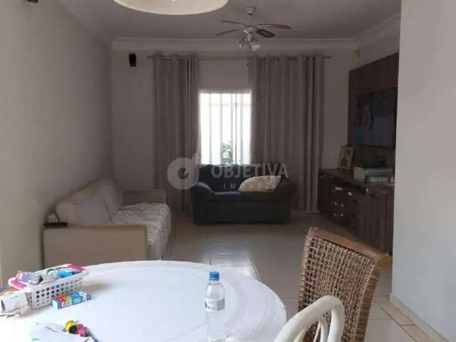 Casa / Sobrado para Venda em Uberlândia/MG Martins 3 Quartos