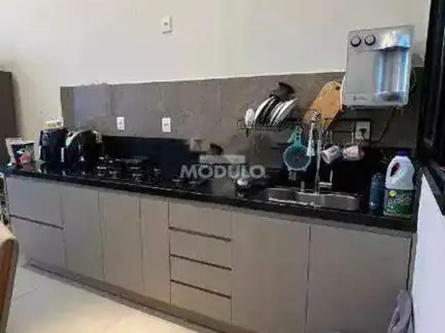 Casa / Sobrado para Venda em Uberlândia/MG Novo Mundo 4 Quartos