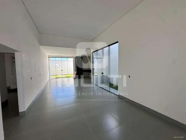 Casa / Sobrado para Venda em Uberlândia/MG Novo Mundo 3 Quartos