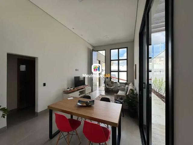 Casa / Sobrado para Venda em Uberlândia/MG Novo Mundo 3 Quartos