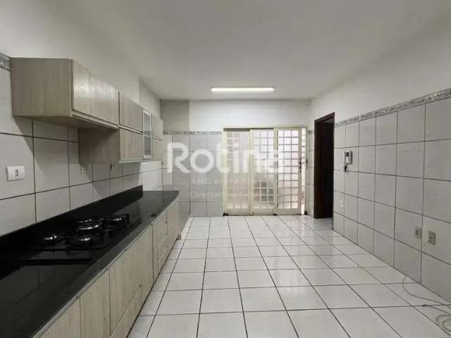 Casa / Sobrado para Venda em Uberlândia/MG Nossa Senhora Aparecida 3 Quartos