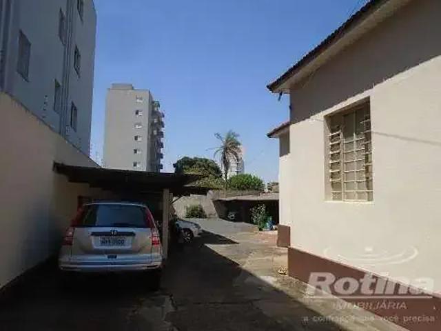 Casa / Sobrado para Venda em Uberlândia/MG Nossa Senhora Aparecida 3 Quartos