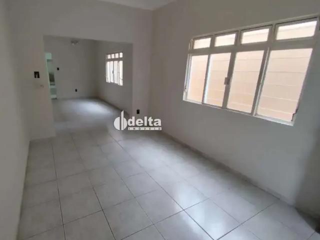 Casa / Sobrado para Venda em Uberlândia/MG Nossa Senhora Aparecida 3 Quartos