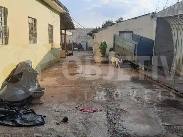 Casa / Sobrado para Venda em Uberlândia/MG Nossa Senhora Aparecida 3 Quartos