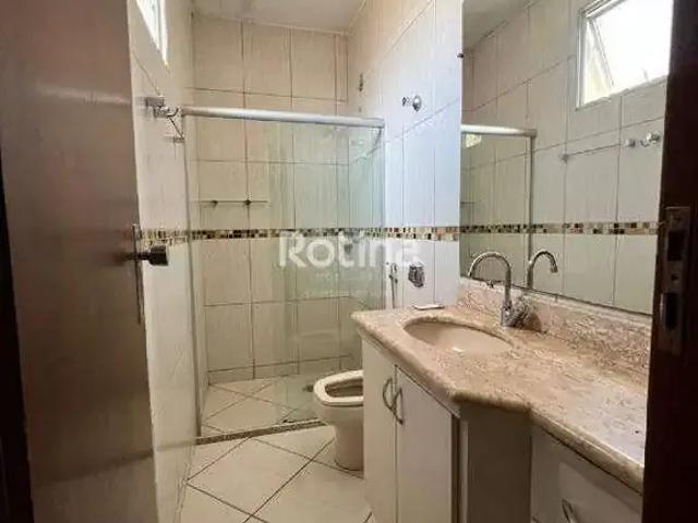 Casa / Sobrado para Venda em Uberlândia/MG Nossa Senhora Aparecida 3 Quartos