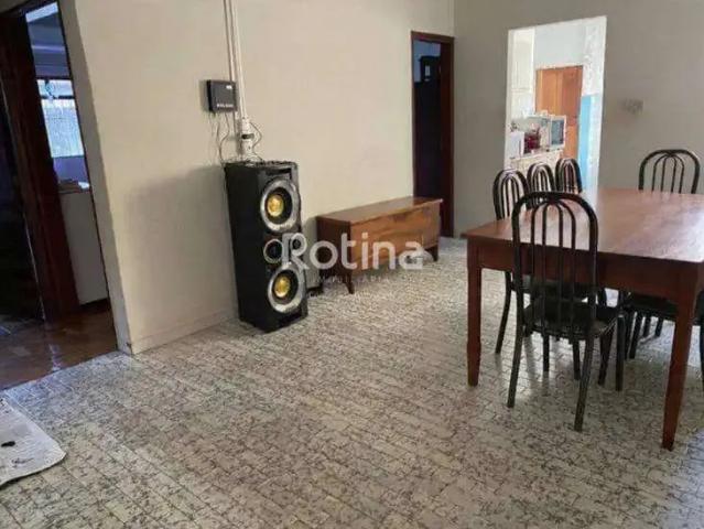 Casa / Sobrado para Venda em Uberlândia/MG Nossa Senhora Aparecida 4 Quartos