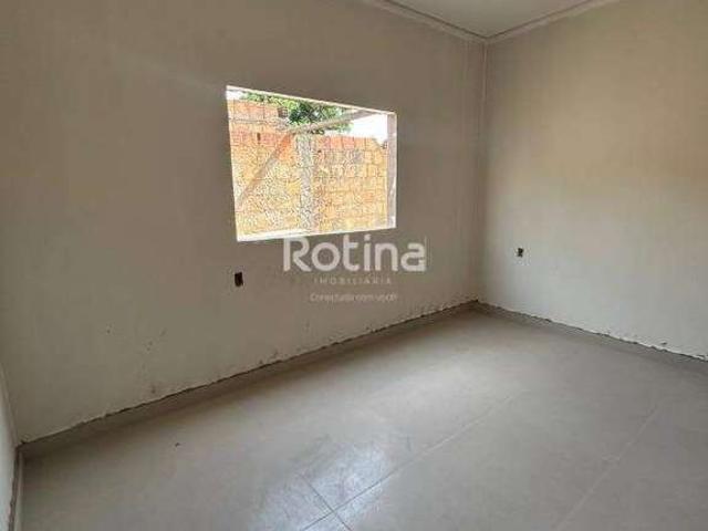 Casa / Sobrado para Venda em Uberlândia/MG São Jorge 2 Quartos