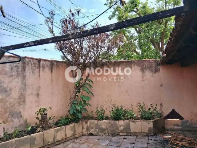 Casa / Sobrado para Venda em Uberlândia/MG São Jorge 2 Quartos