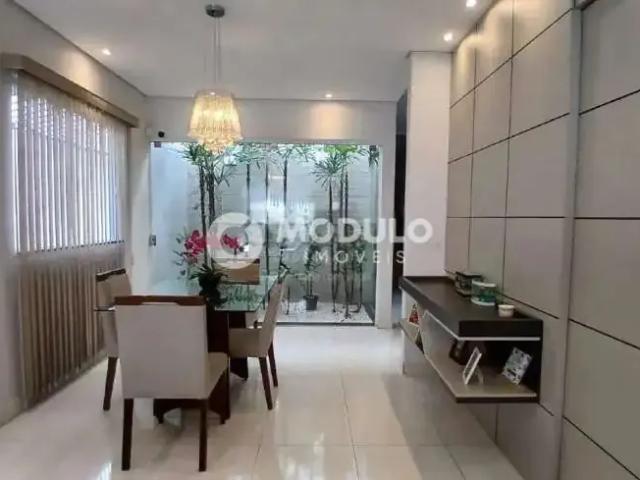 Casa / Sobrado para Venda em Uberlândia/MG Santa Luzia 3 Quartos