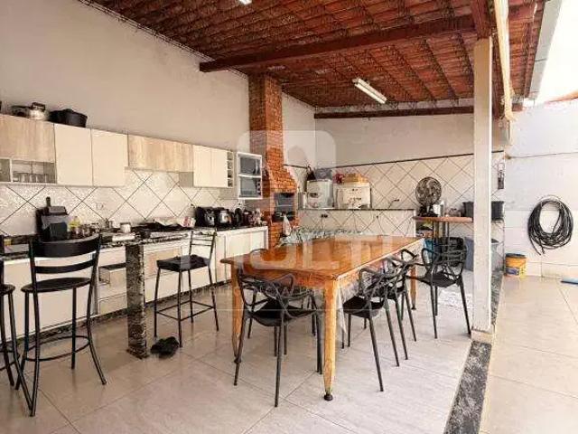 Casa / Sobrado para Venda em Uberlândia/MG Santa Luzia 3 Quartos