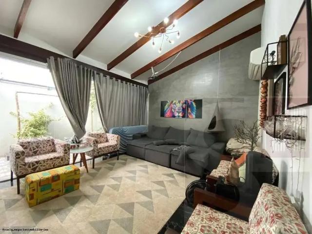 Casa / Sobrado para Venda em Uberlândia/MG Santa Luzia 3 Quartos