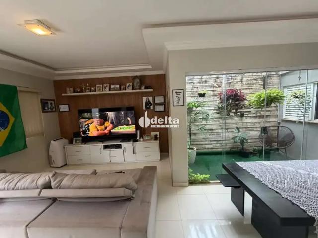 Casa / Sobrado para Venda em Uberlândia/MG Santa Luzia 3 Quartos