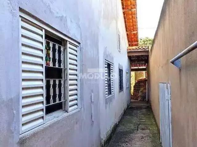 Casa / Sobrado para Venda em Uberlândia/MG Santa Luzia 4 Quartos