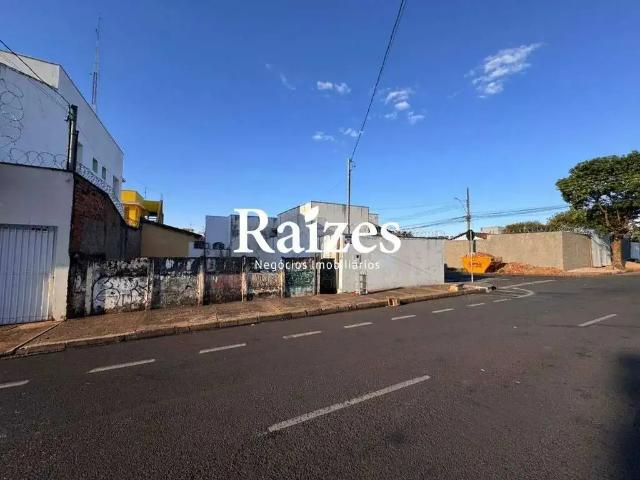 Casa / Sobrado para Venda em Uberlândia/MG Santa Mônica 2 Quartos