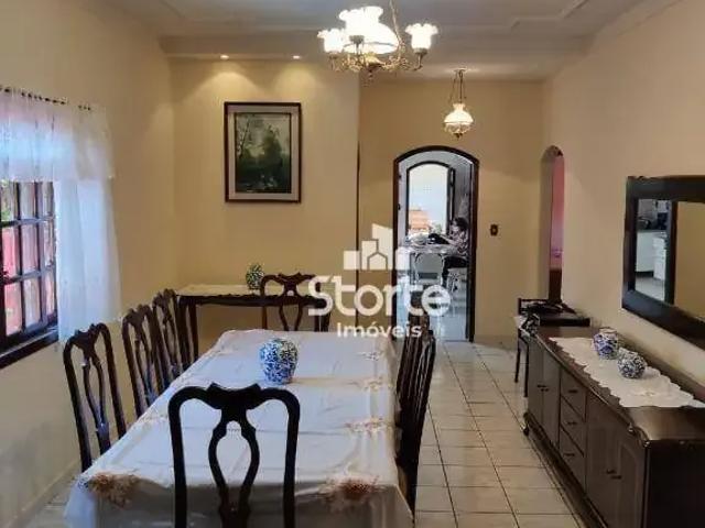 Casa / Sobrado para Venda em Uberlândia/MG Santa Mônica 3 Quartos
