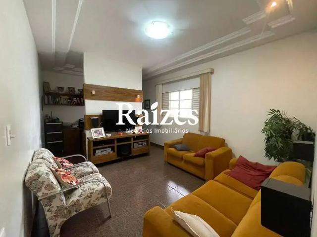 Casa / Sobrado para Venda em Uberlândia/MG Santa Mônica 3 Quartos