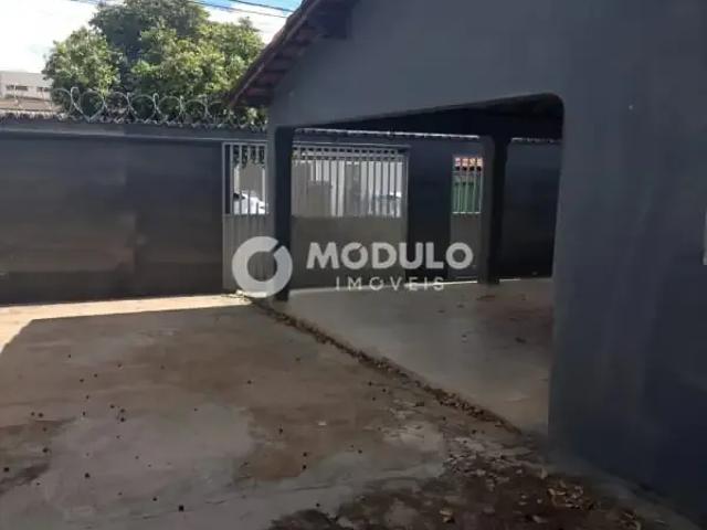 Casa / Sobrado para Venda em Uberlândia/MG Santa Mônica 3 Quartos