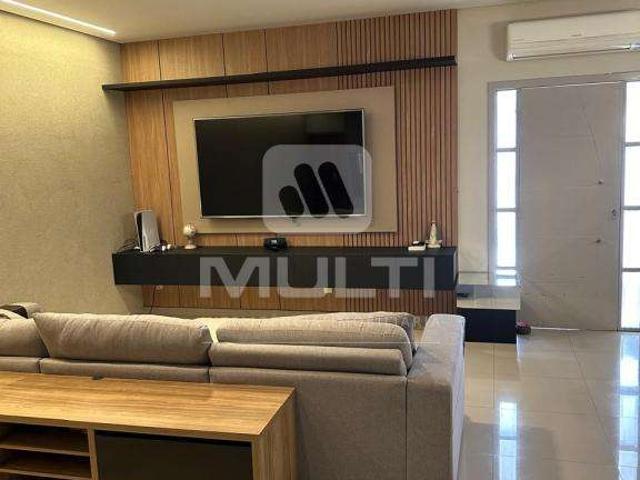 Casa / Sobrado para Venda em Uberlândia/MG Santa Mônica 3 Quartos