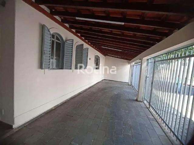 Casa / Sobrado para Venda em Uberlândia/MG Santa Mônica 3 Quartos