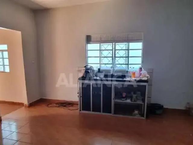 Casa / Sobrado para Venda em Uberlândia/MG Santa Mônica 4 Quartos