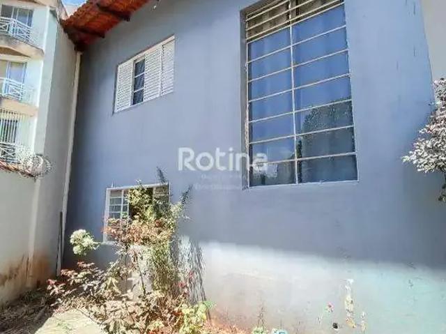 Casa / Sobrado para Venda em Uberlândia/MG Santa Mônica 5 Quartos
