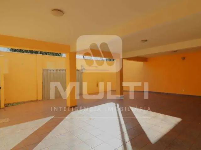 Casa / Sobrado para Venda em Uberlândia/MG Santa Mônica 5 Quartos