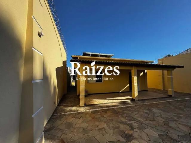 Casa / Sobrado para Venda em Uberlândia/MG Saraiva 3 Quartos