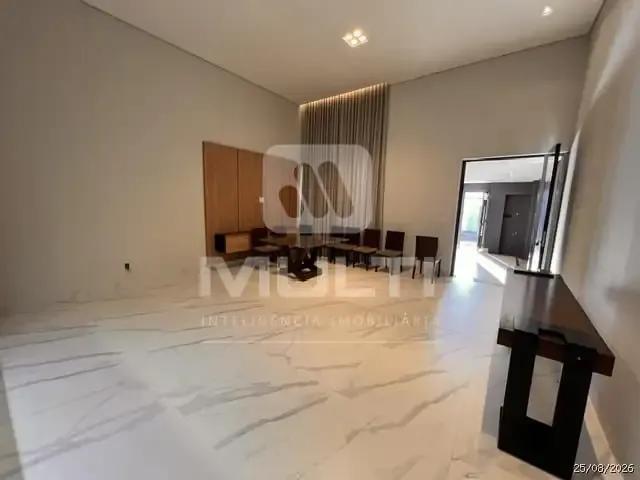 Casa / Sobrado para Venda em Uberlândia/MG Saraiva 3 Quartos